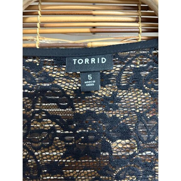 Torrid Size 5 Lace and Silky Feeling Black Blouse - Picture 4 of 4